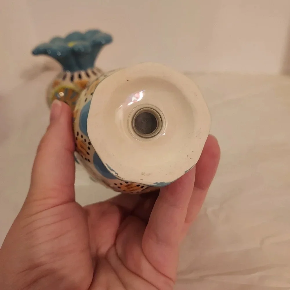 Blue Sky Heather Goldmine 2013 Ceramic Daisy Floral Salt and Pepper Shakers
